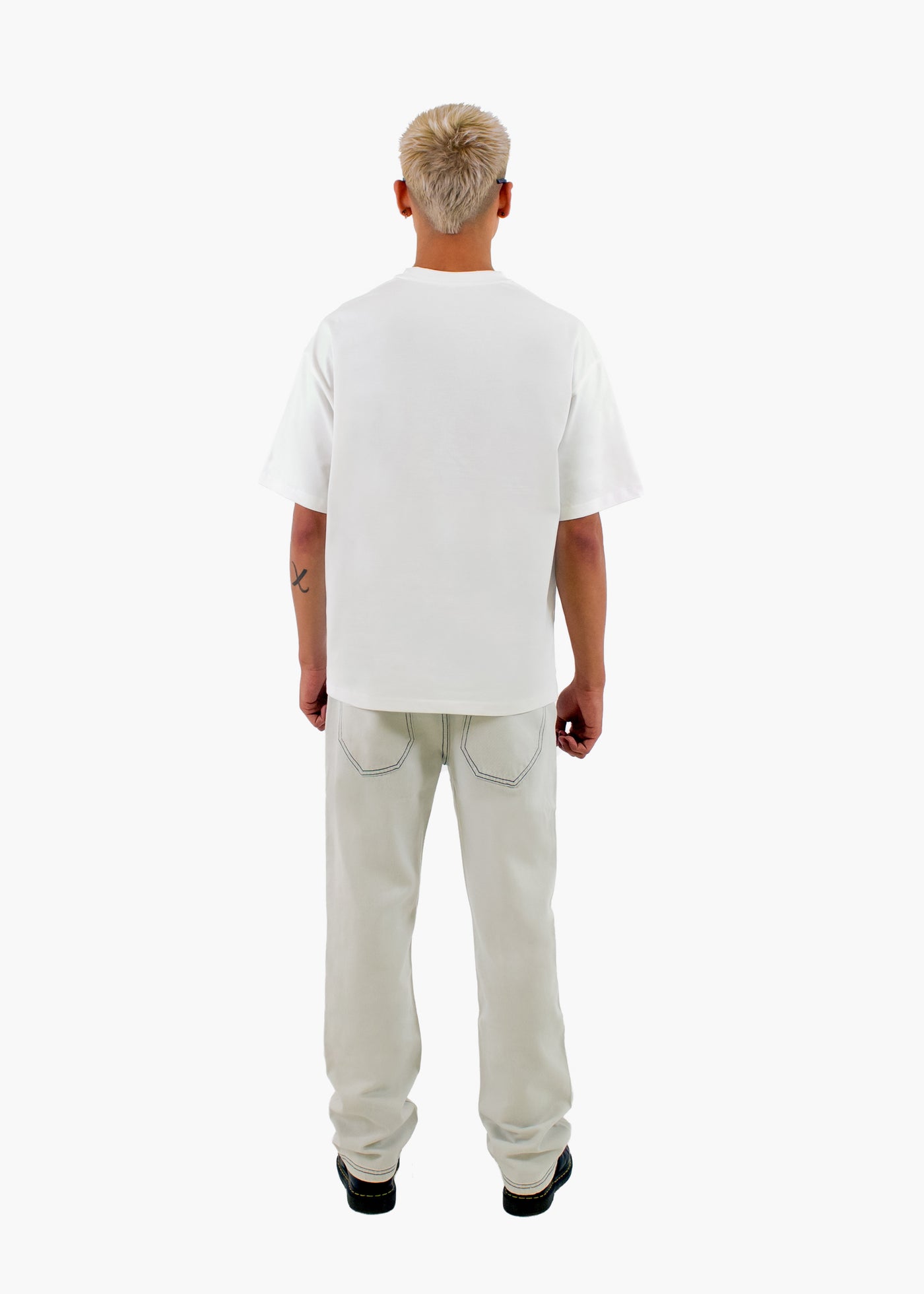 White oversized t-shirt